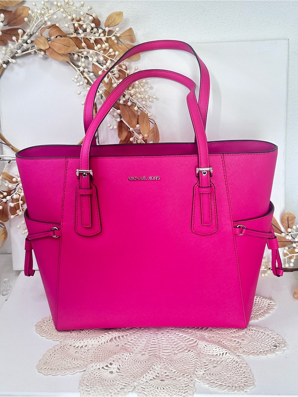 Michael Kors Dragonfruit Vibrant Pink Saffiano voyager large Leather Tote